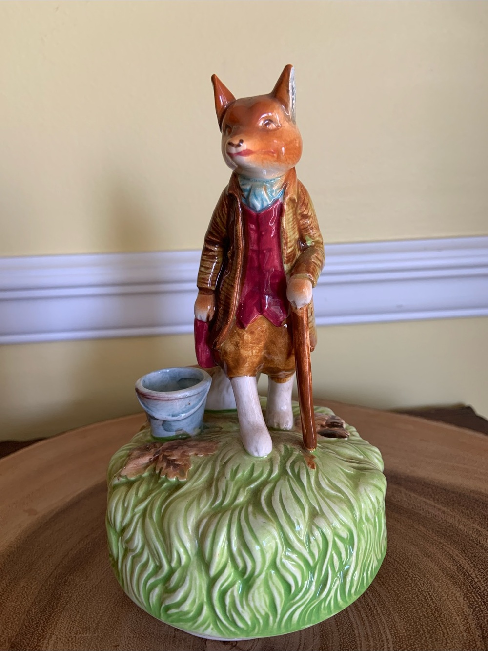 Vintage Beatrix Potter Mr Tod Fox Hand-Painted Porcelain Music Box